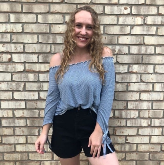 Passport Summery Pinstripe Top - Picture 4 of 6